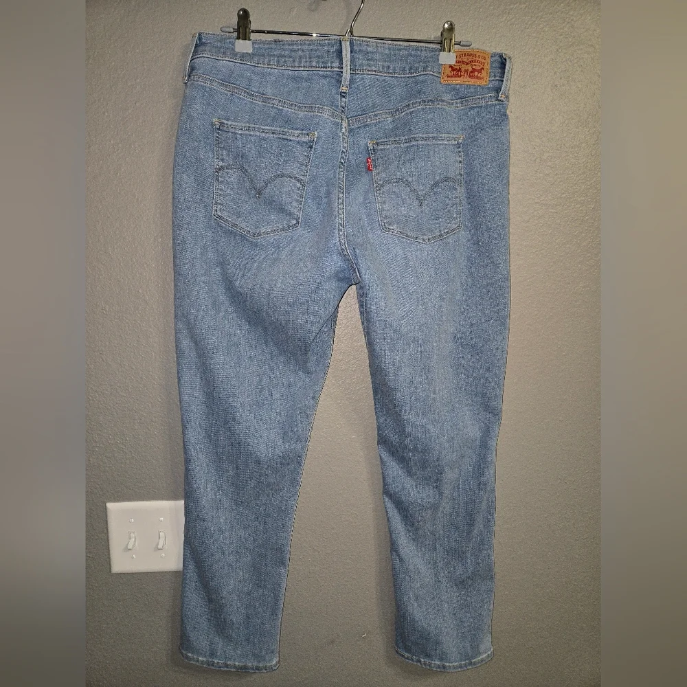 Levis Classic Mid Rise Skinny Lightwash Buttonfly Jeans Size 16